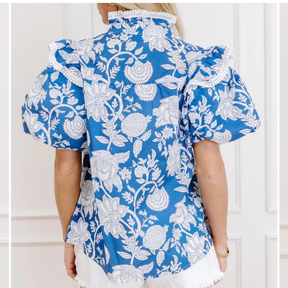 Entro Floral Blue and White Women's Top - Picture 2 of 8